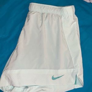 NIKE 2 in 1 SHORT